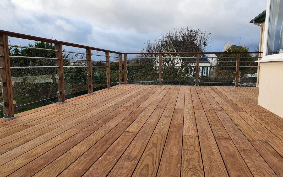 Réalisation d’une terrasse en hauteur en Pin de Ca…