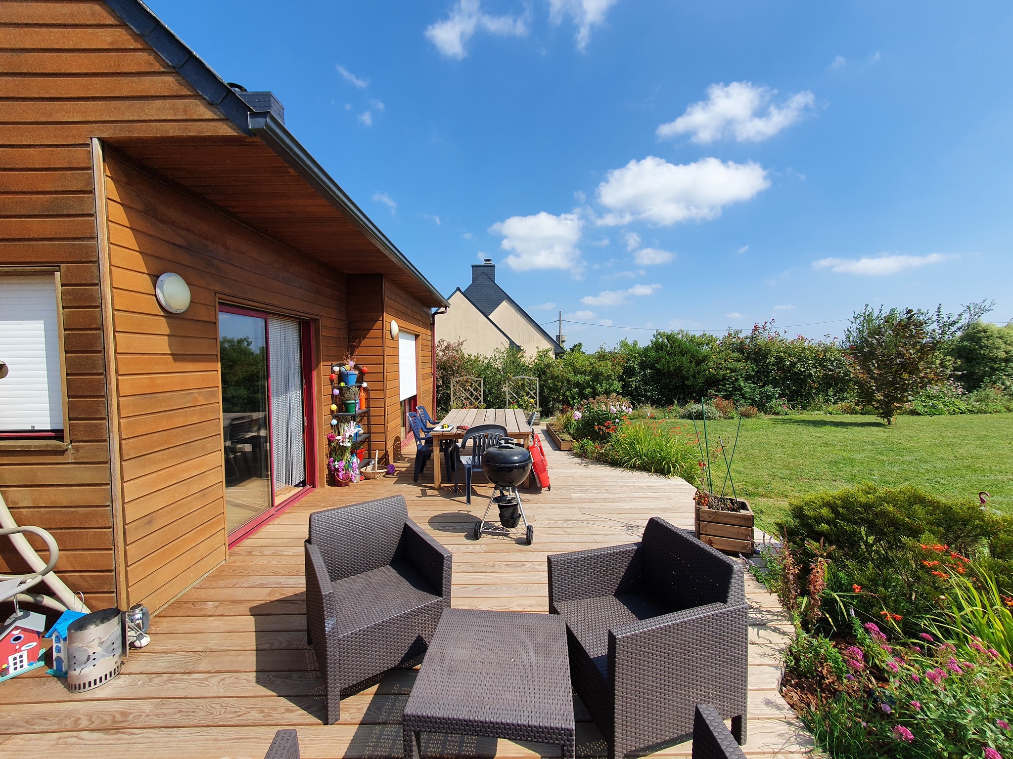 Réalisation d’une pergola couverte en Pin rouge du…