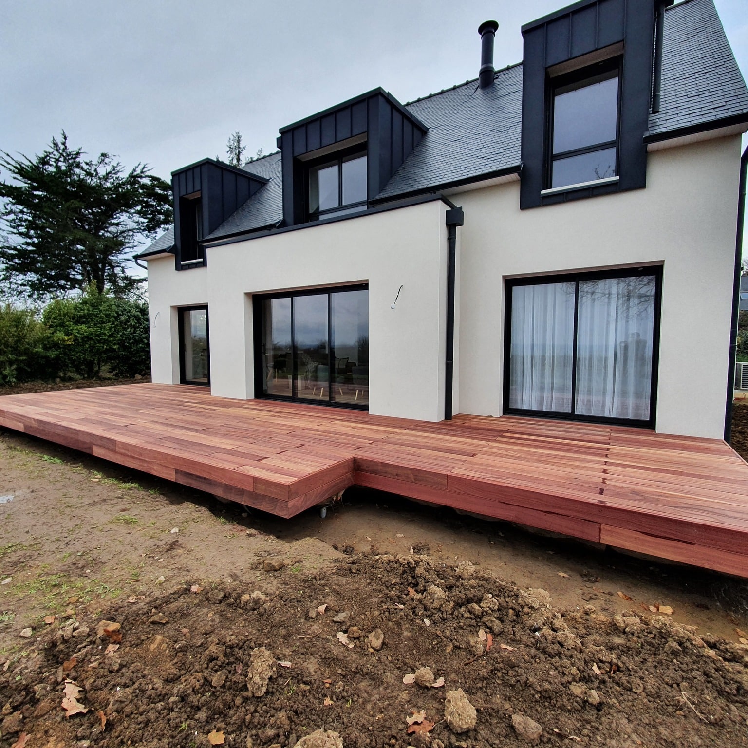 Réalisation d’une terrasse sur vis de sol en Padou…