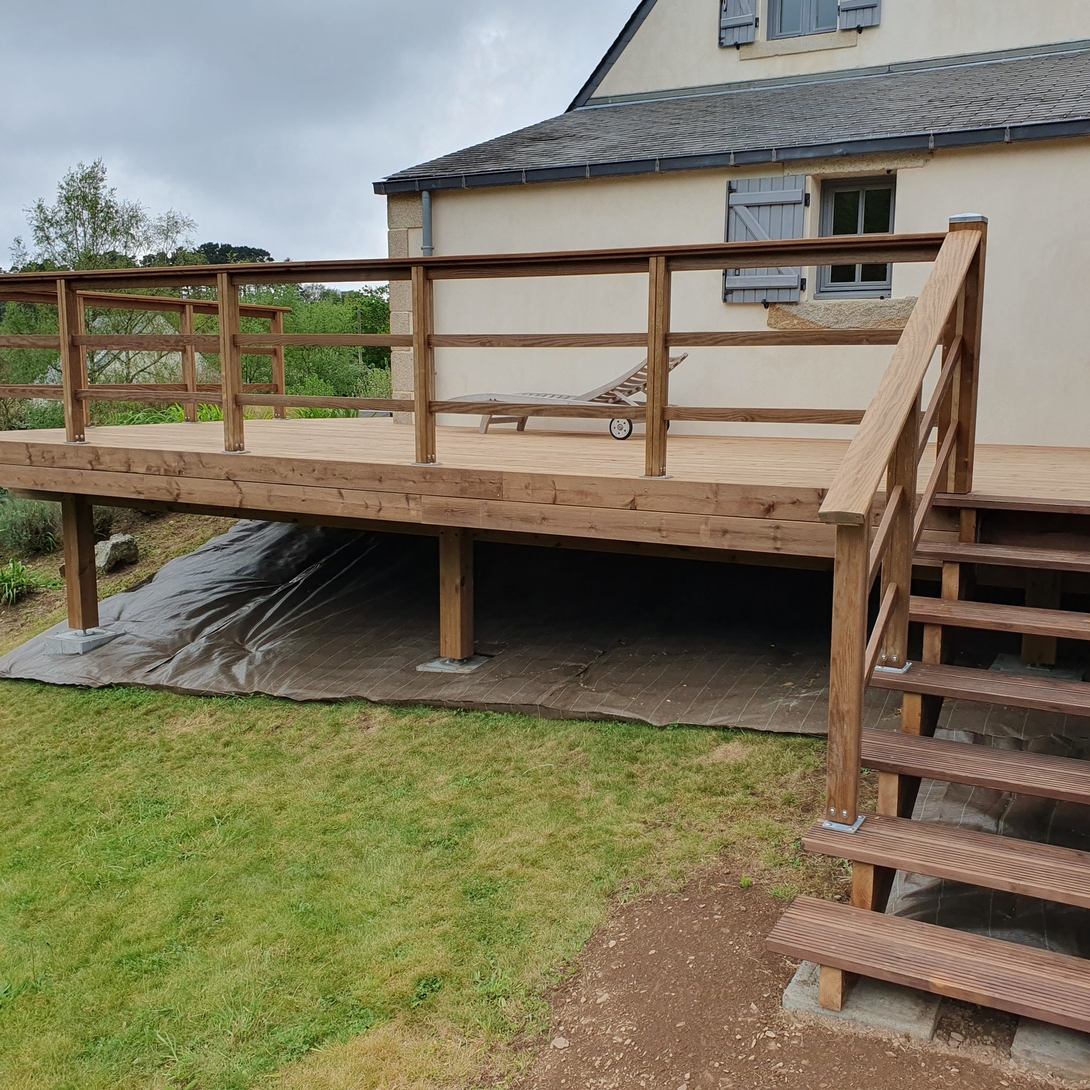 Réalisation d’une terrasse en hauteur, d’un escali…