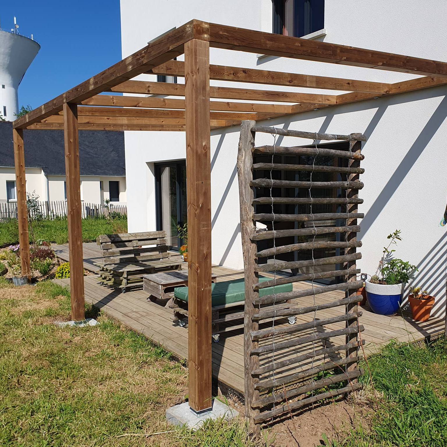 Découvrez la réalisation d’une pergola en bois ! 
…