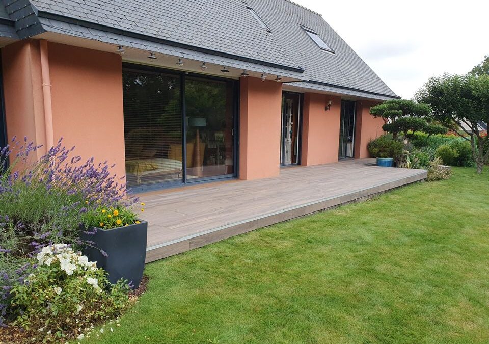 Aménagez votre extérieur avec une terrasse en carrelage…